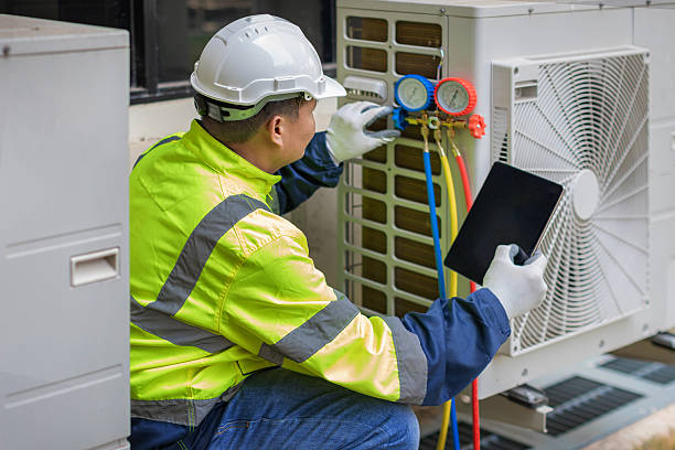Professional Ac Installation technician working in Braddock, VA